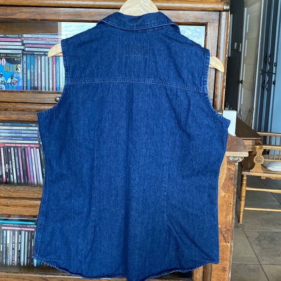 COTTON GINNY Short-Sleeve Shirt Dark Denim Like New Fitted, Rounded Hem Size L - Picture 2 of 7